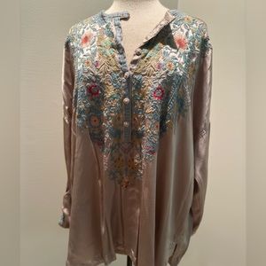 Johnny Was Silk Silver Top - Size Large